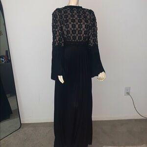 Elegant Black Lace Evening Dress